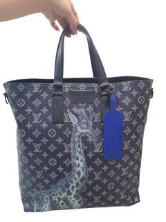 LOUIS VUITTON Giraffe Chapman Brothers Tote Bag, Barang Mewah, Tas & Dompet  di Carousell