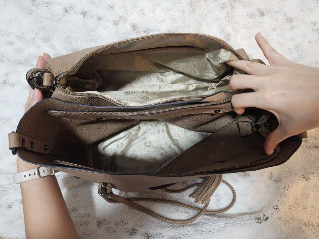 2 in 1 set fake leather bag tan colour, Women's Fashion, Bags & Wallets