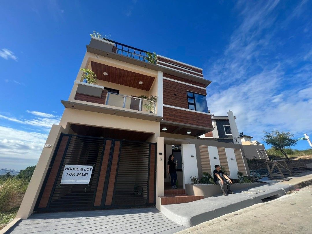360° Overlooking City View Brandnew 3Storey House & Lot For Sale