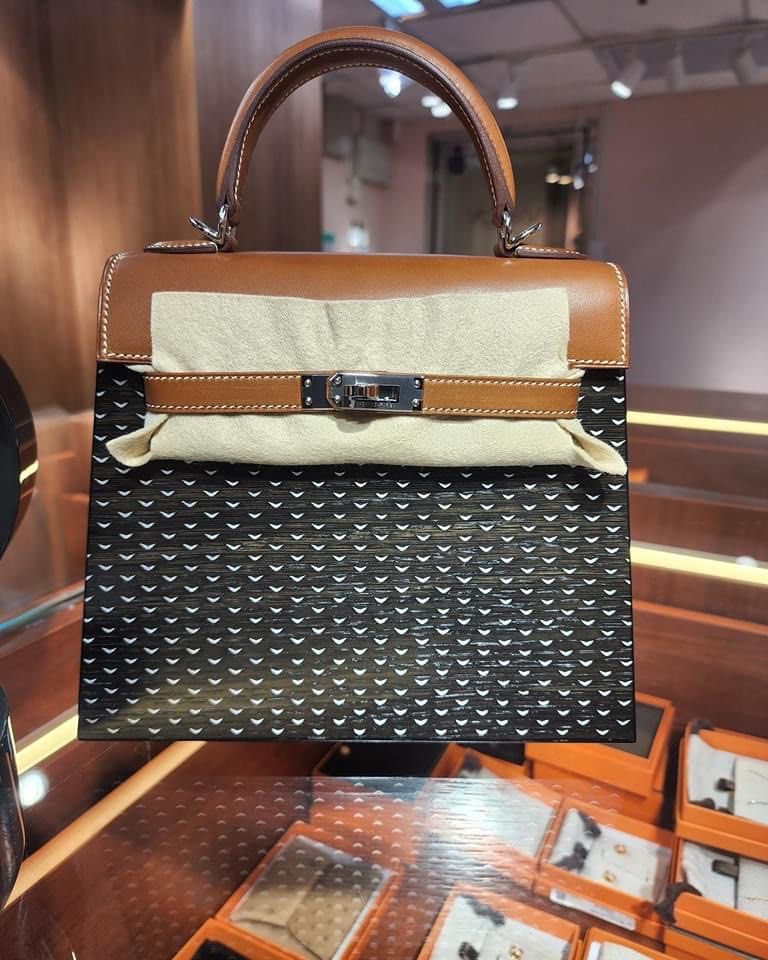 Hermes kelly wood store