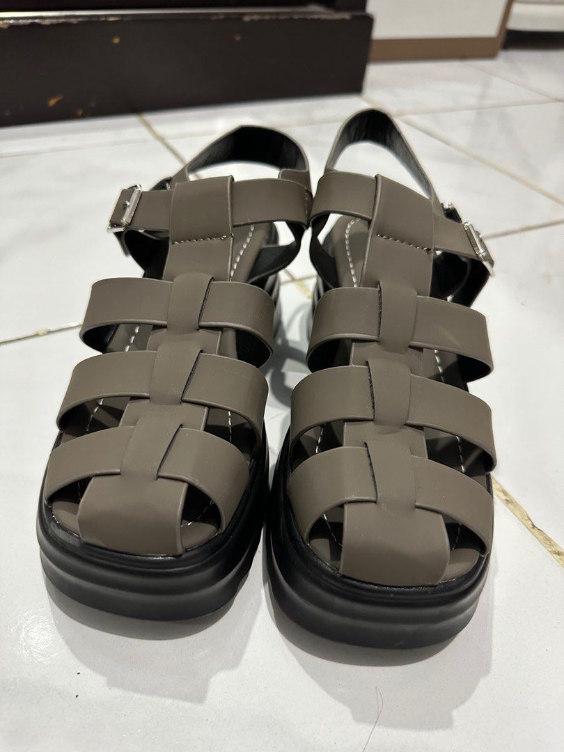 Ala melissa fashion size 36, Fesyen Wanita, Sepatu di Carousell