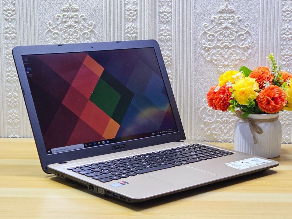 Asus SonicMaster X540UPR Core i7-8Th Gen 8Gb Ram 128Gb SSD AMD Radeon ...
