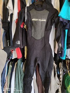Body glove wet suit size 5/6