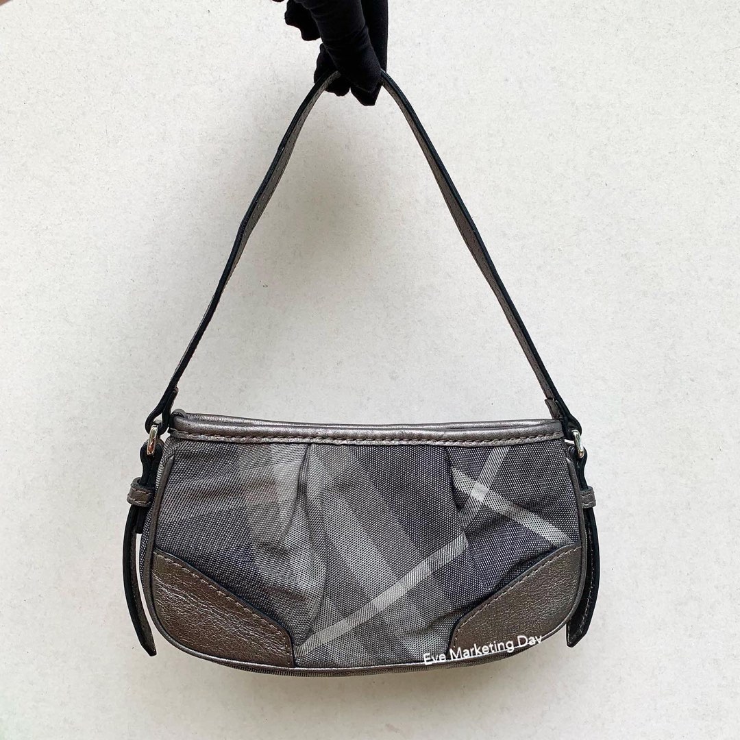SALE Burberry Cnqinchoqin Plaid Small Pochette Luxury Bags