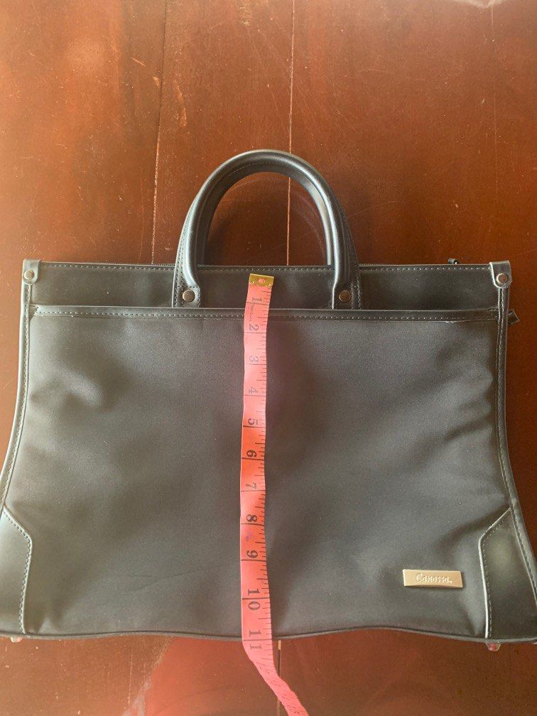 Canossa Laptop document leather nylon hand bag (Category: Laptop Bags & Sleeves) located in Silang. Submitted by sari2bilina (Listing ID 1230955949, Image 1). Description: .