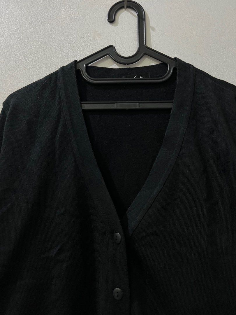 Cardigan Basic Hitam on Carousell