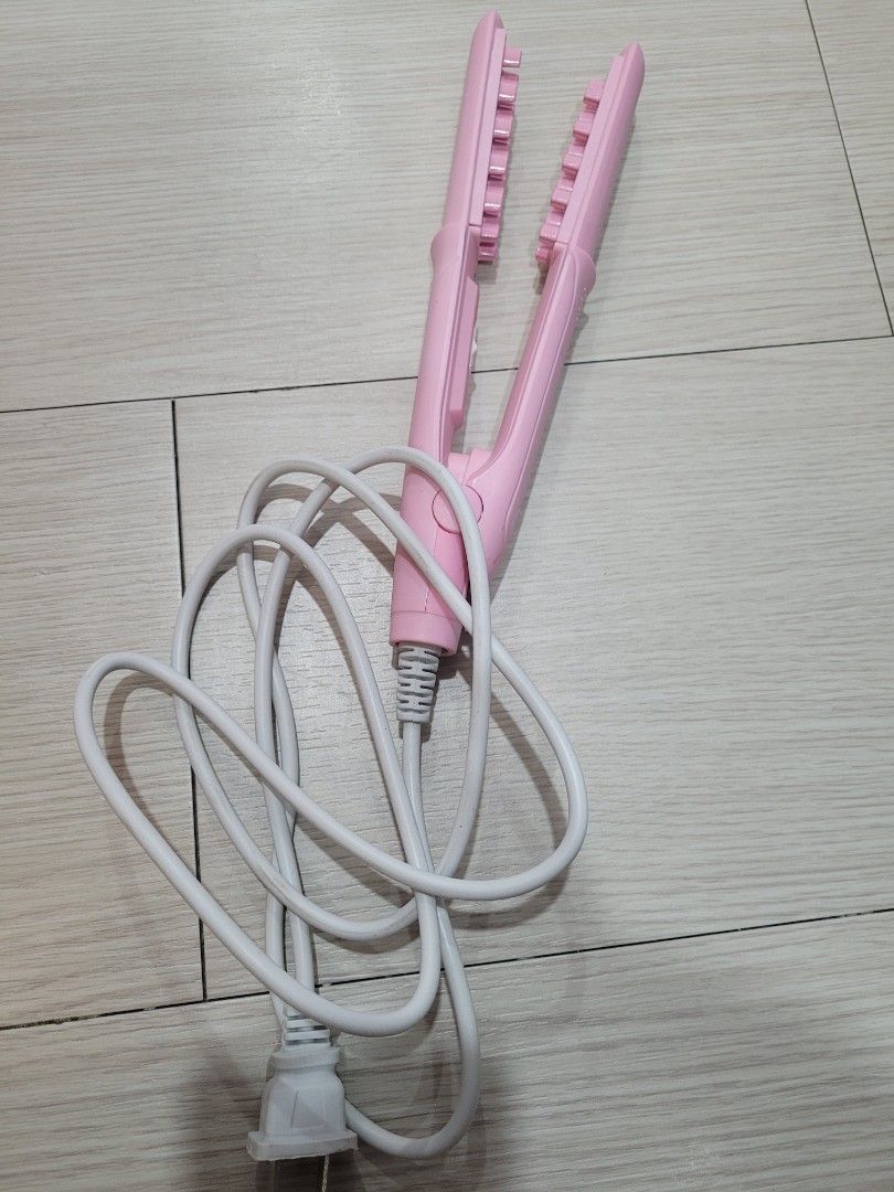 Corn hair iron, Beauty & Personal Care, Hair on Carousell