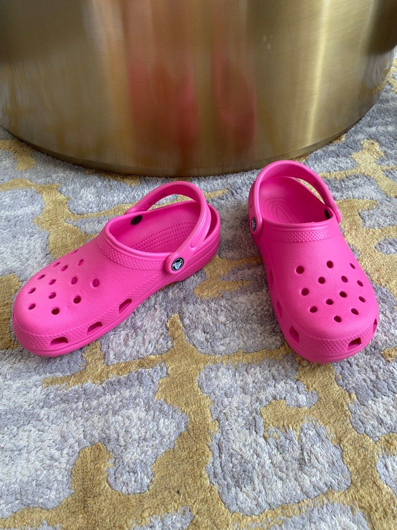 Furry discount pink crocs