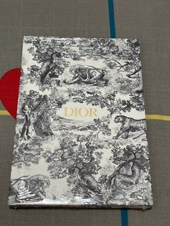Dior note book
