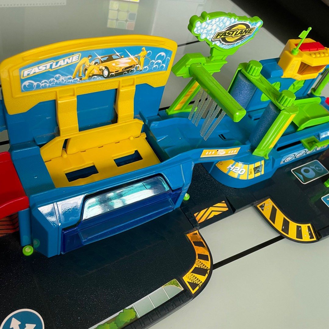 Fast lane color change car wash playset 2025
