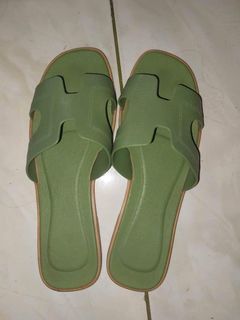 Flat Rubberized Apple green sandals