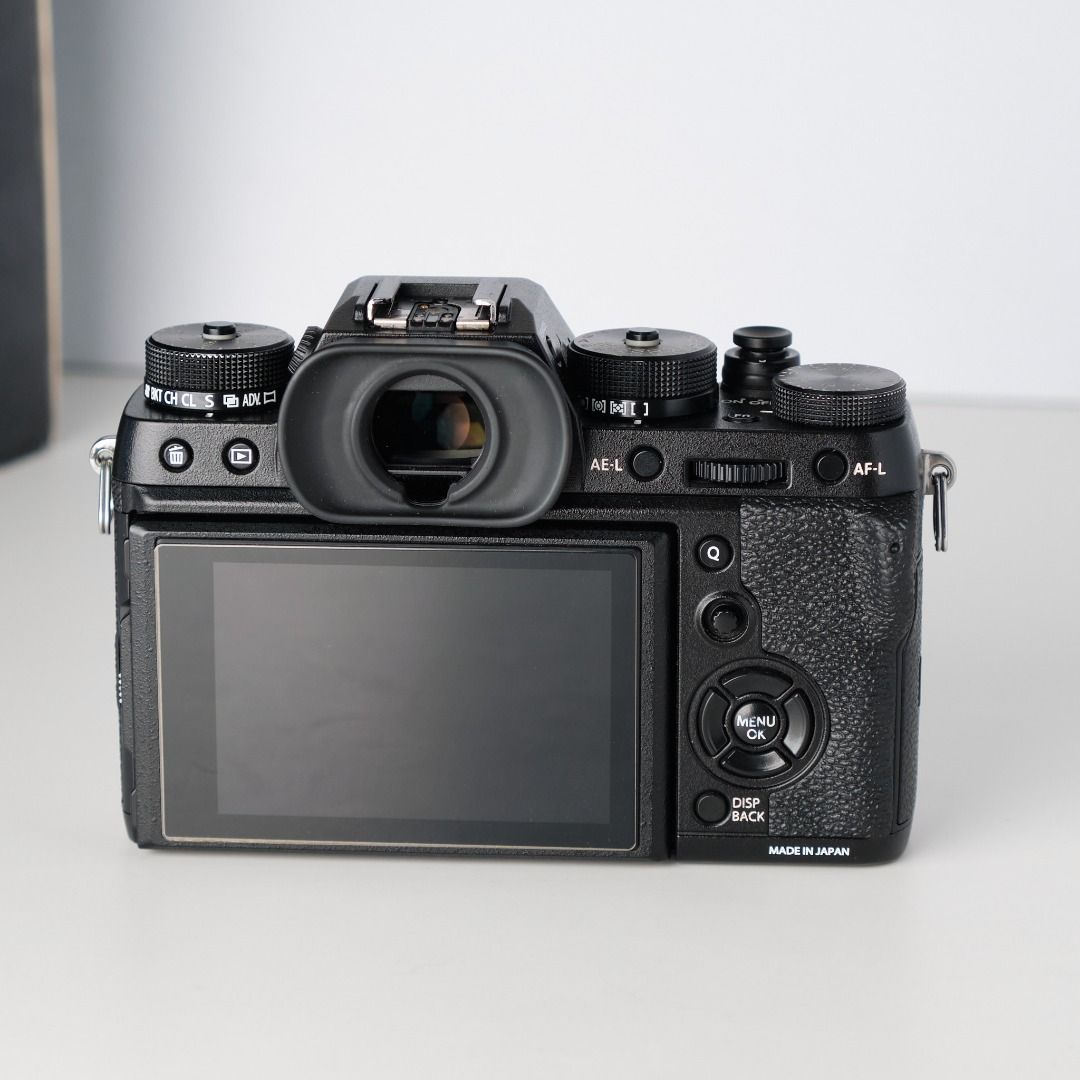 Fujifilm XT2 body only xt2 mirrorless camera, Photography, Cameras on