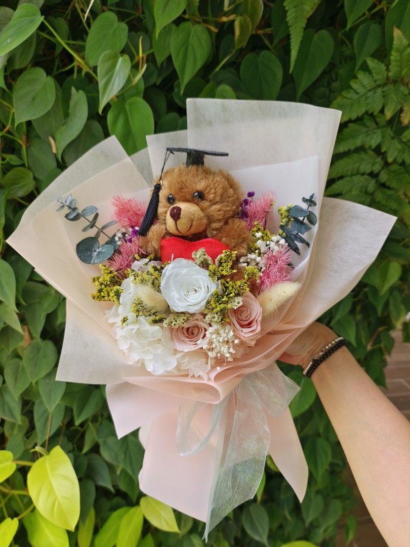 graduation flower bouquet, Hobbies & Toys, Stationery & Craft, Flowers