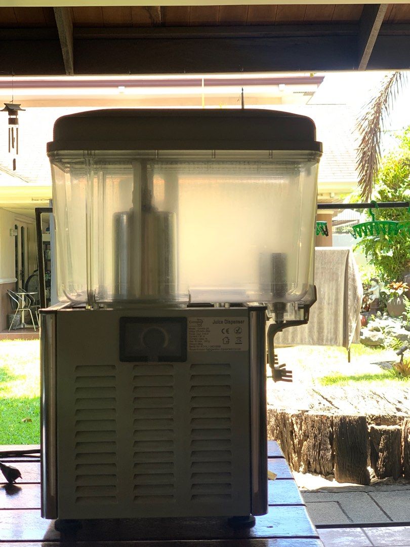 (WITH LEAK) Juice Dispenser Corolla-2S (Category: Coffee & Tea Tableware) located in Pasig City. Submitted by iammivm (Listing ID 1231033451, Image 3). Description: Note that this has issues.