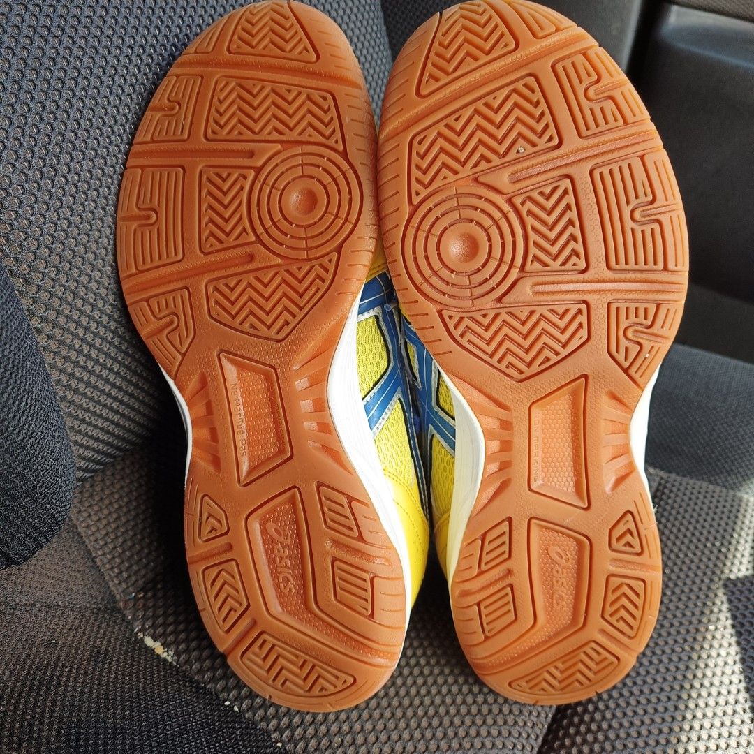 kasut badminton asics