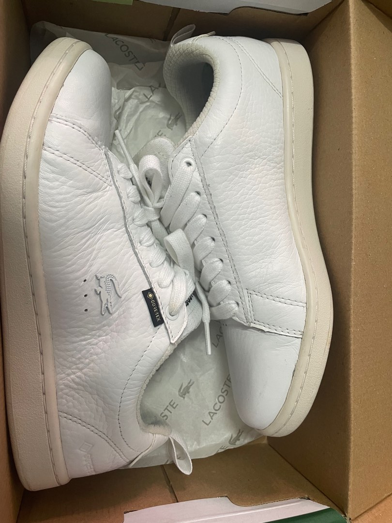 Lacoste carnaby evo off white deals