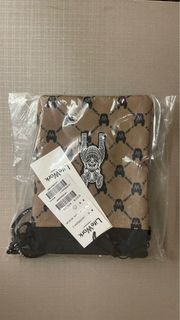 (Category: ) located in . Submitted by lux_editionconceptstore (Listing ID 1231023339, Image 1). Description: .