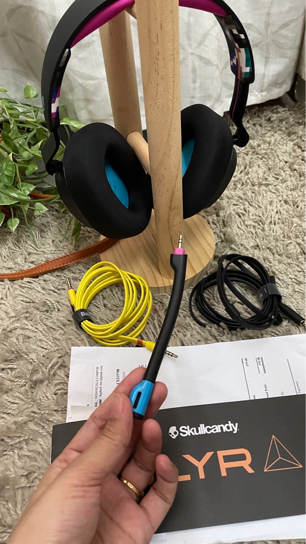 Like new Head Phone with Mix brand Skullcandy, Audio, Headphones