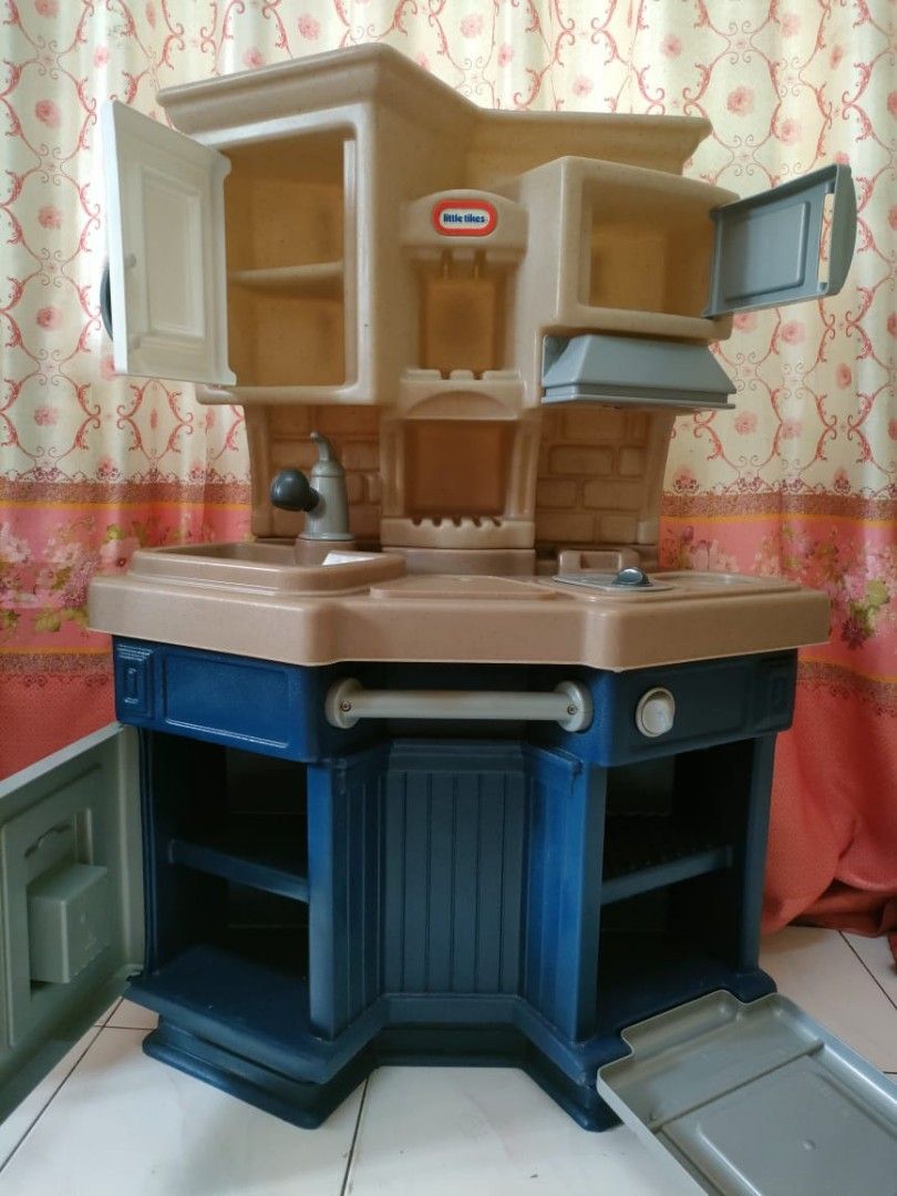 Little tikes kitchen