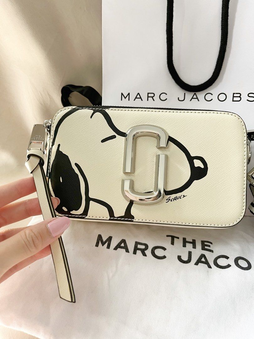 Marc Jacobs Snapshot snoopy edition, Barang Mewah, Tas & Dompet di
