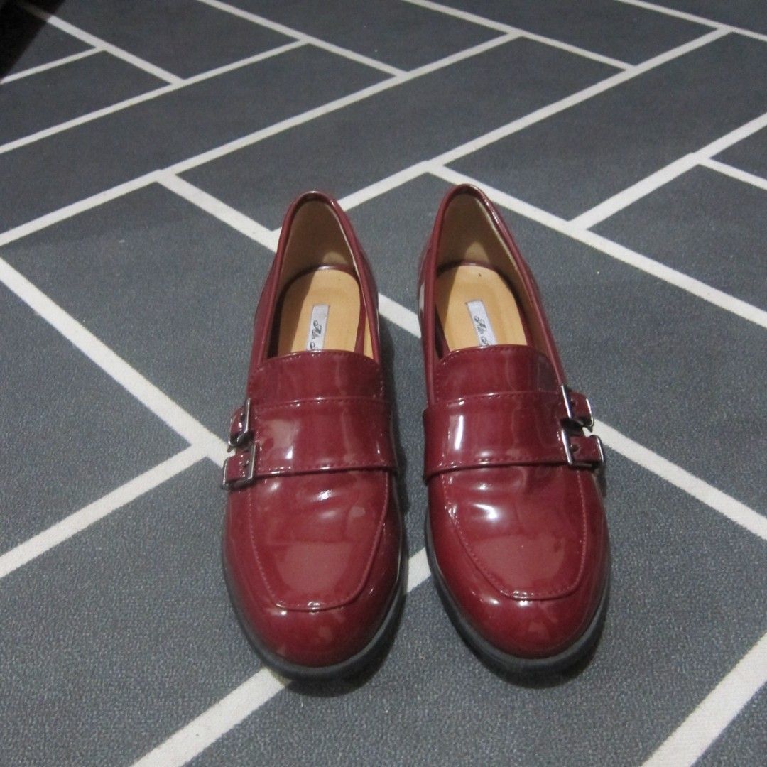 Maroon Patent Loafers sz 7.5 (Category: Loafers) located in Quezon City. Submitted by help_ahoarder (Listing ID 1231082237, Image 2). Description: Bought in 2019 in an online shop selling 2nd hand shoes but just stored in the cabinet since then. Please take note of that and buy at your own risk as I don't know how the shoes will fare after long storage that's why I'm selling this super low. Last price already posted..