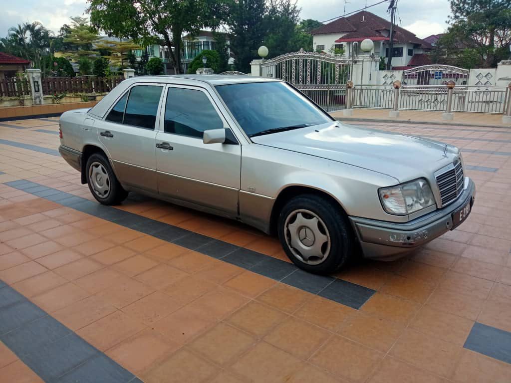 W124 shop for sale