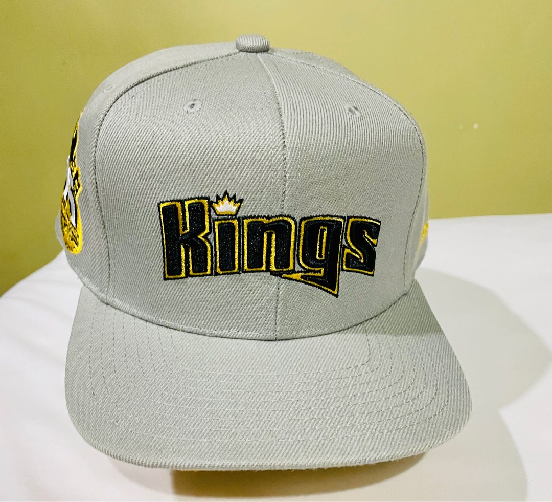 Mitchell and Ness fitted cap on Carousell