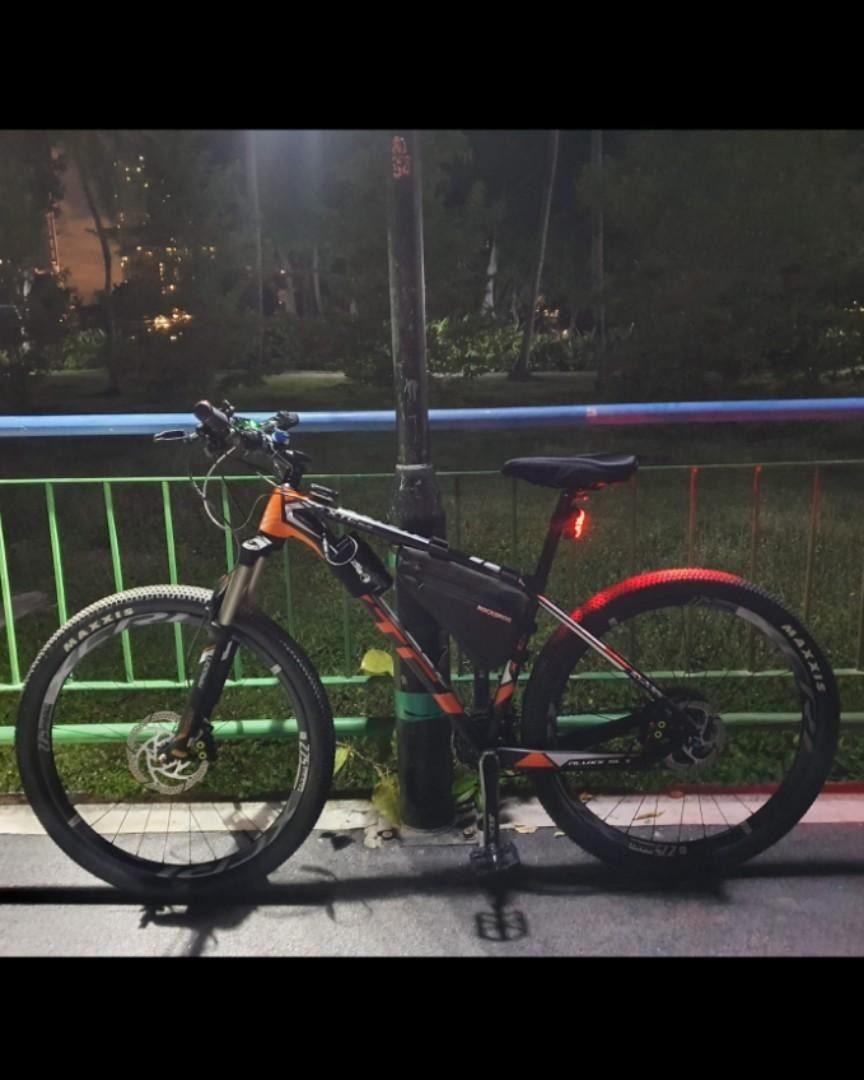 Mountain Bike GIANT XTC SLR 2 2018 SIZE M Sports Equipment Bicycles Parts Bicycles on Carousell