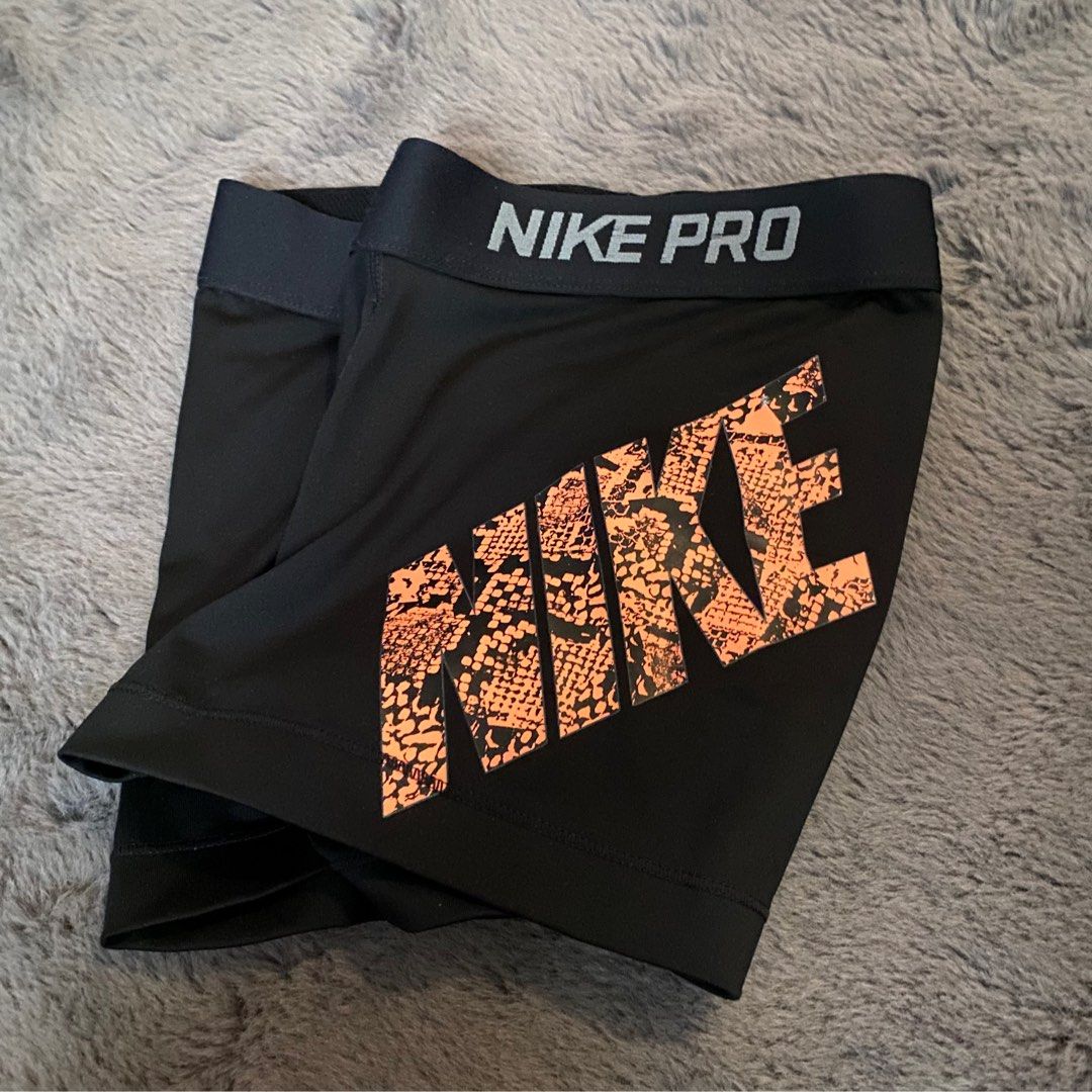 Nike pro best sale shorts snake print