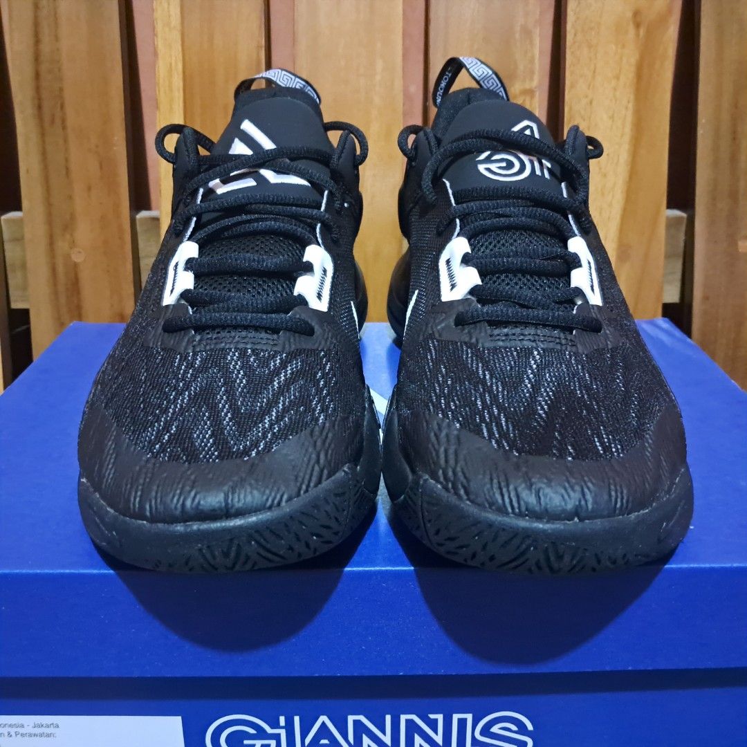Nike Sepatu Basket Giannis Immortality 2 - Hitam [DM0825-002] on Carousell