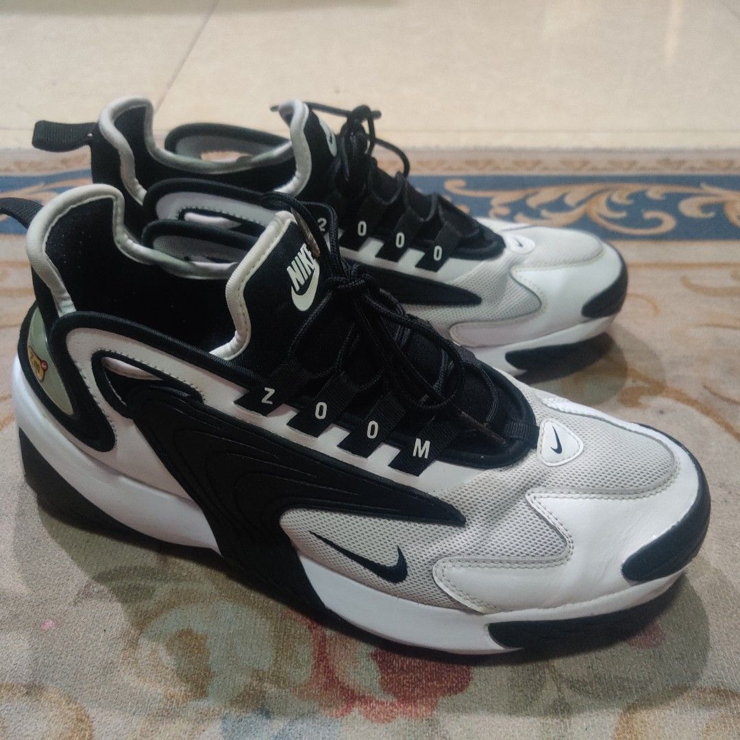 Nike zoom 2k hotsell trainers in triple white