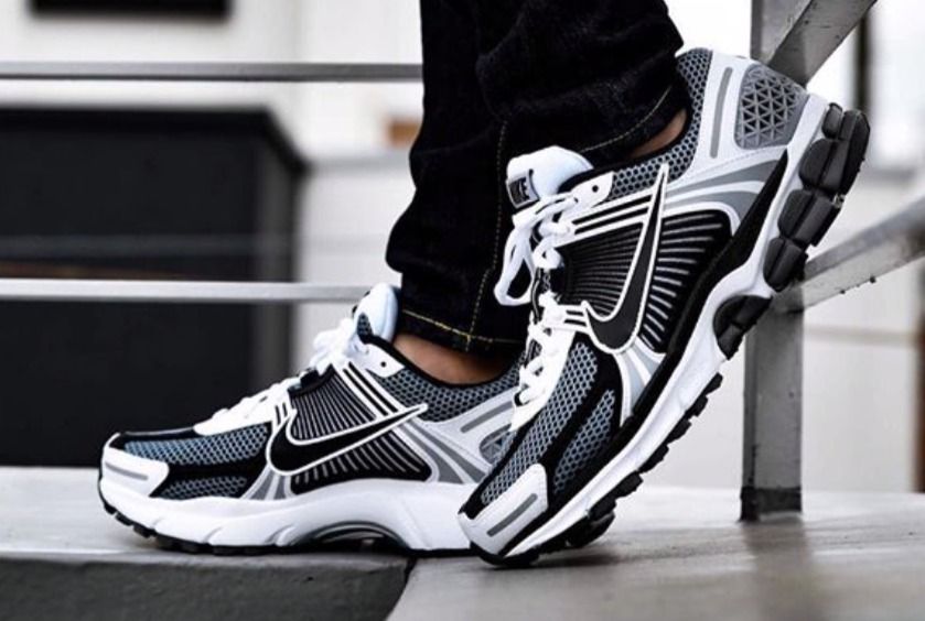 Nike zoom vomero 5 sp grey deals