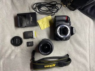 Nikon D3100 (Good as New)