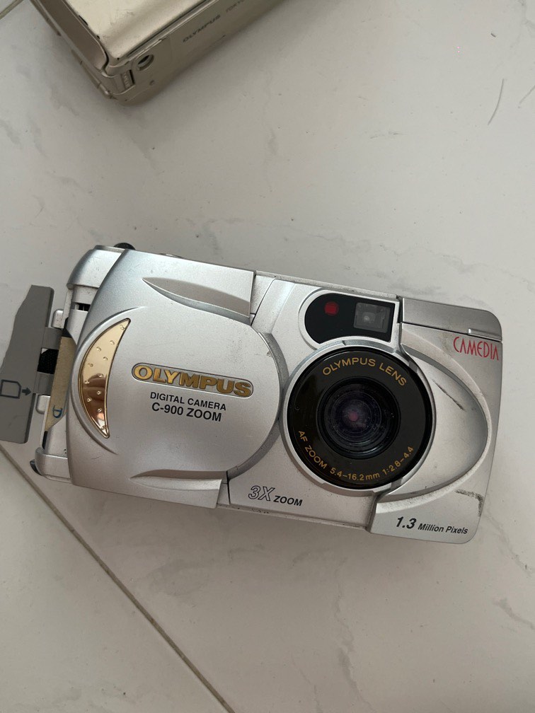 OLYMPUS C900 ZOOM DIGITAL CAMERA (not working), Photography, Cameras