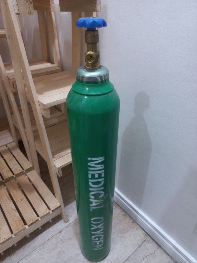 Oxygen tank, Health & Nutrition, Medical Supplies & Tools on Carousell