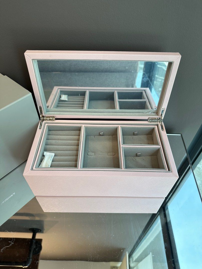 Pandora large jewellery box, Women's Fashion, Jewelry & Organisers