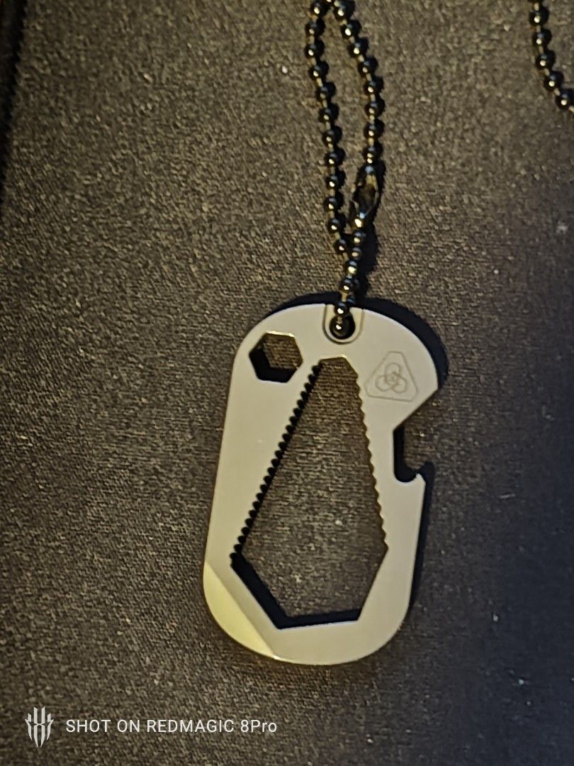 PDW Standard Issue Ti Dog Tag Tool and Solus Dog Tag, Sports Equipment