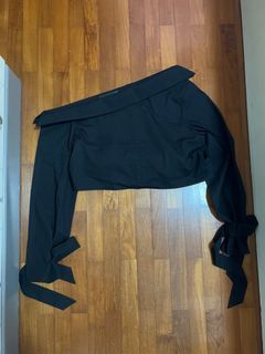 Pomelo toga off shoulder sleeved crop top