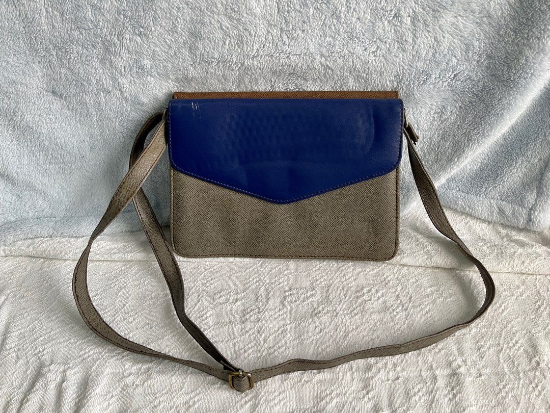 Preloved Primadona crossbody bag (Category: Cross-body Bags) located in Cainta. Submitted by jdcmd (Listing ID 1231003129, Image 2). Description: PRELOVED only, personal use With signs of usage and storage RFS: decluttering Pls manage your expectations :) SF c/o buyer via lalamove, grab or lbc only No COD or COP Payment first basis Gcash or bdo bank transfer only.