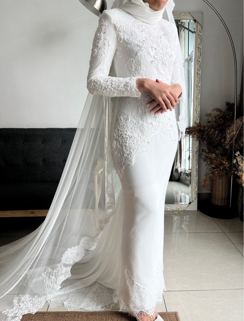 Rent wedding dress / sewa baju kahwin, Women's Fashion, Dresses & Sets