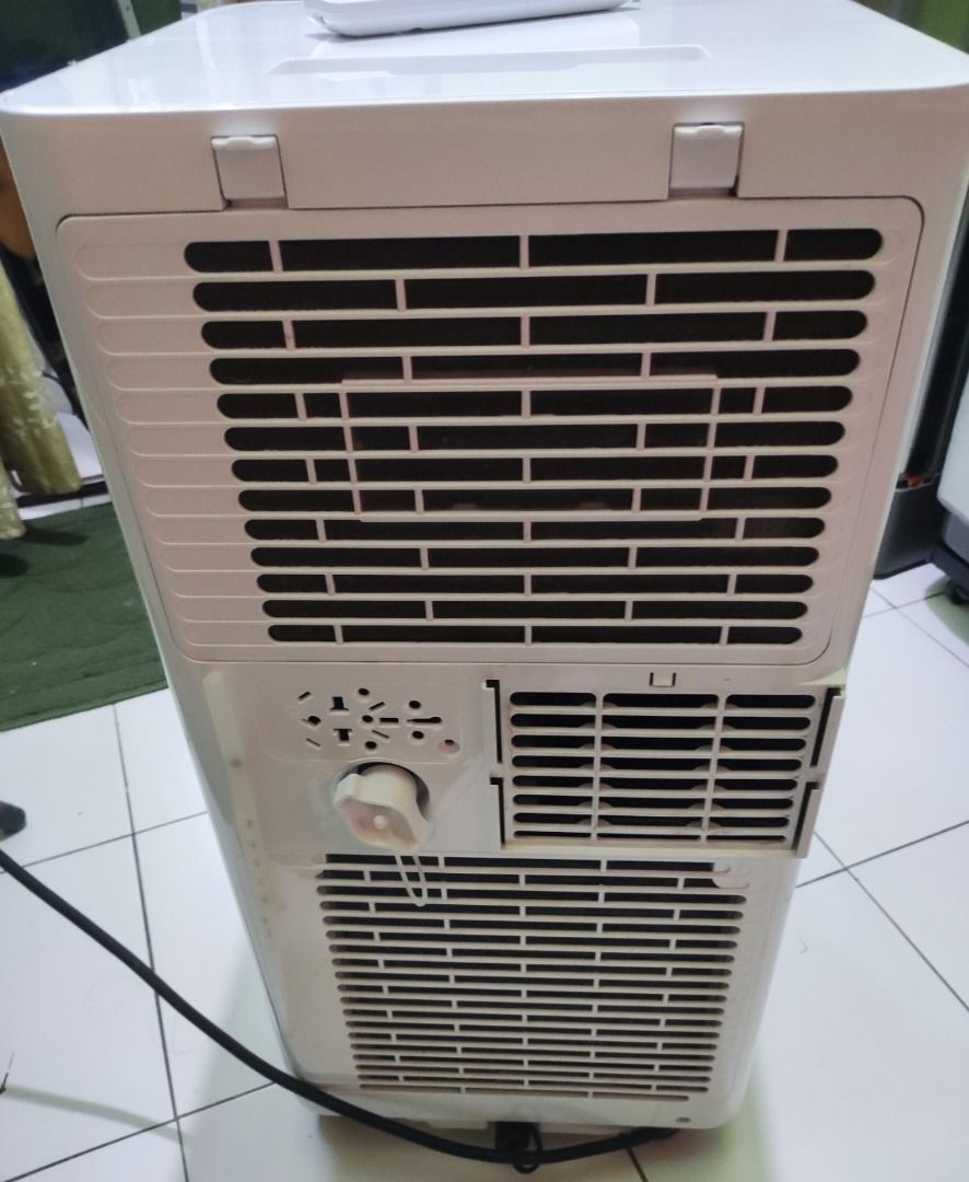 ROWA 1.0 HP Portable AirConditioner / Aircon with Freebies