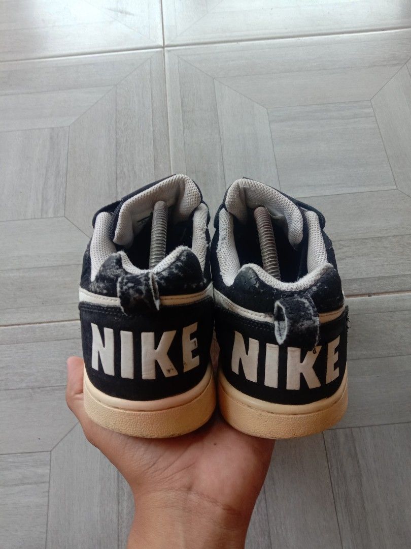 harga sepatu nike court borough low