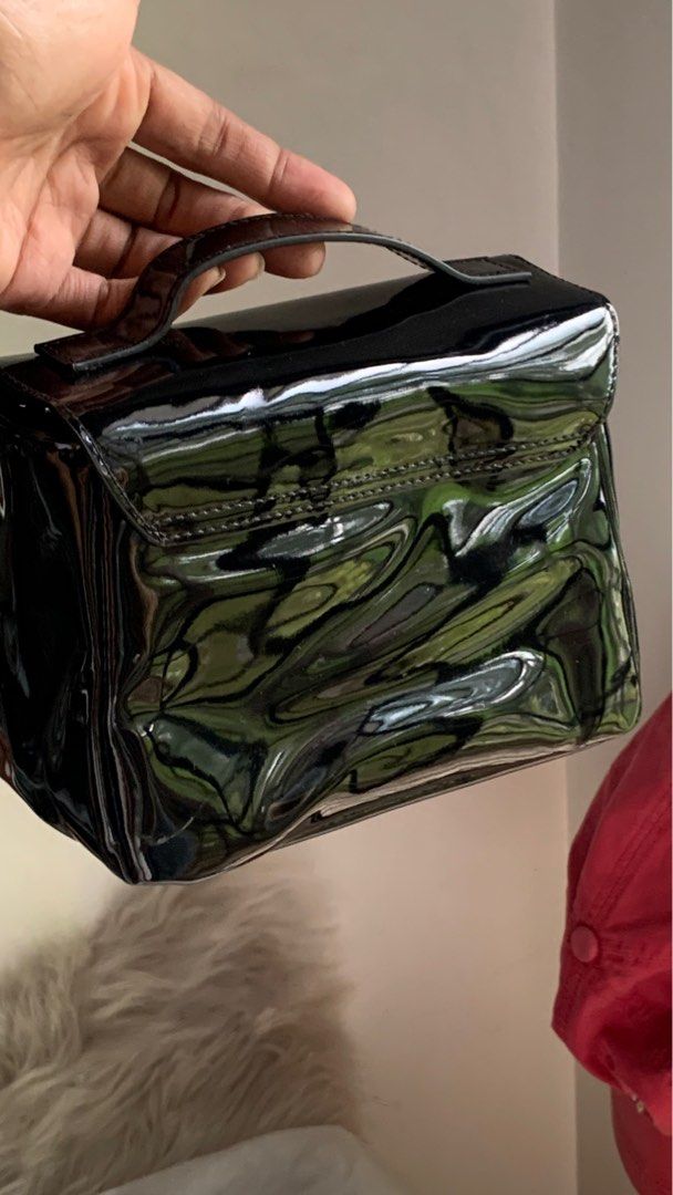 Shi Uemura vanity bag / make up bag (Category: Purses & Pouches) located in Malolos. Submitted by flapnbloom.ph (Listing ID 1231077632, Image 2). Description: Brand: Shi Uemura, from Japan, unused with minimal signs of storage MOP: BPI transfer/GCash Pm for inquiries .