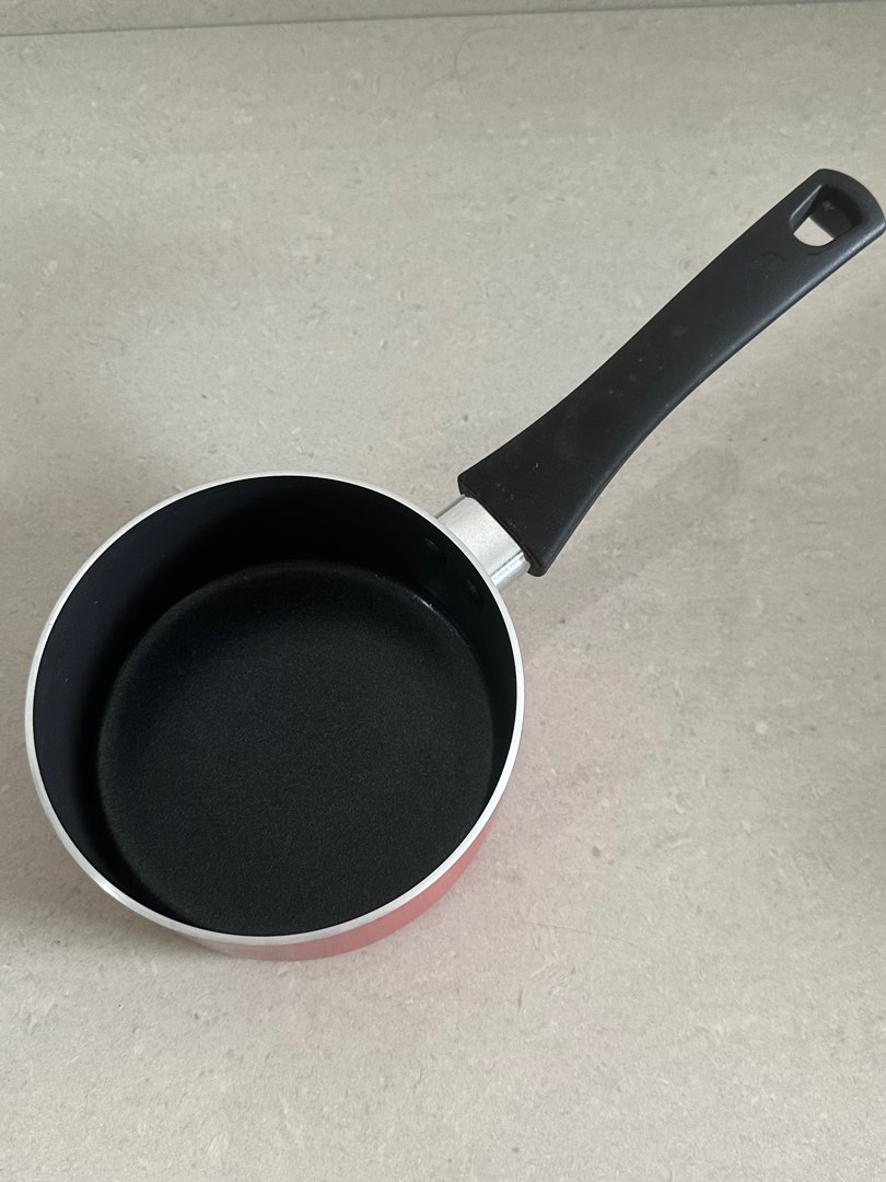 Tefal non stick milk pan, Furniture & Home Living, Kitchenware & Tableware, Cookware