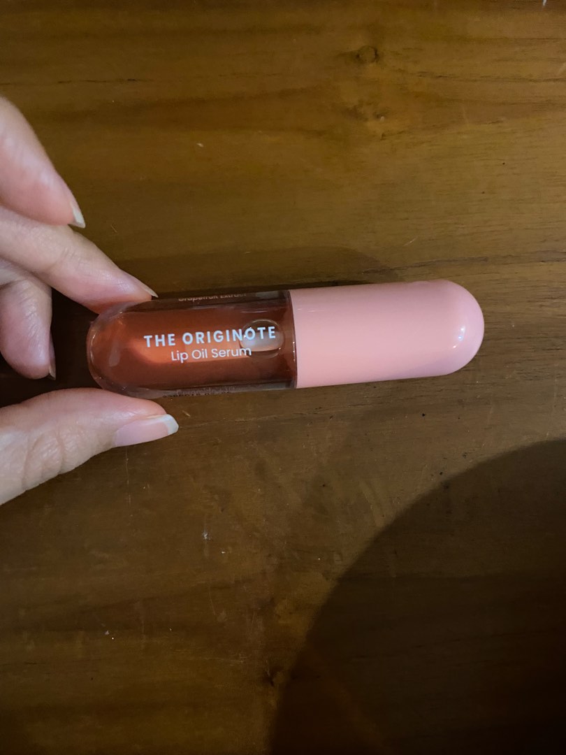The Originote Lip Oil Serum With Ceramide, Vitamin C and Grapefruit