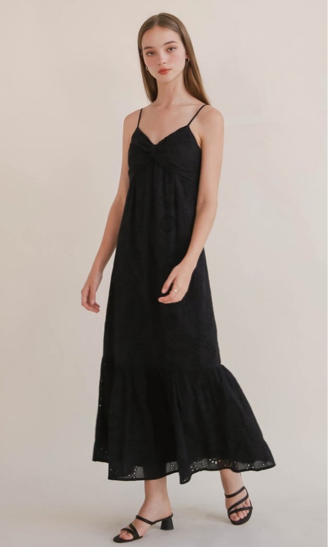 The Willow Label Melanie Eyelet Maxi Dress (Black), Women's Fashion ...