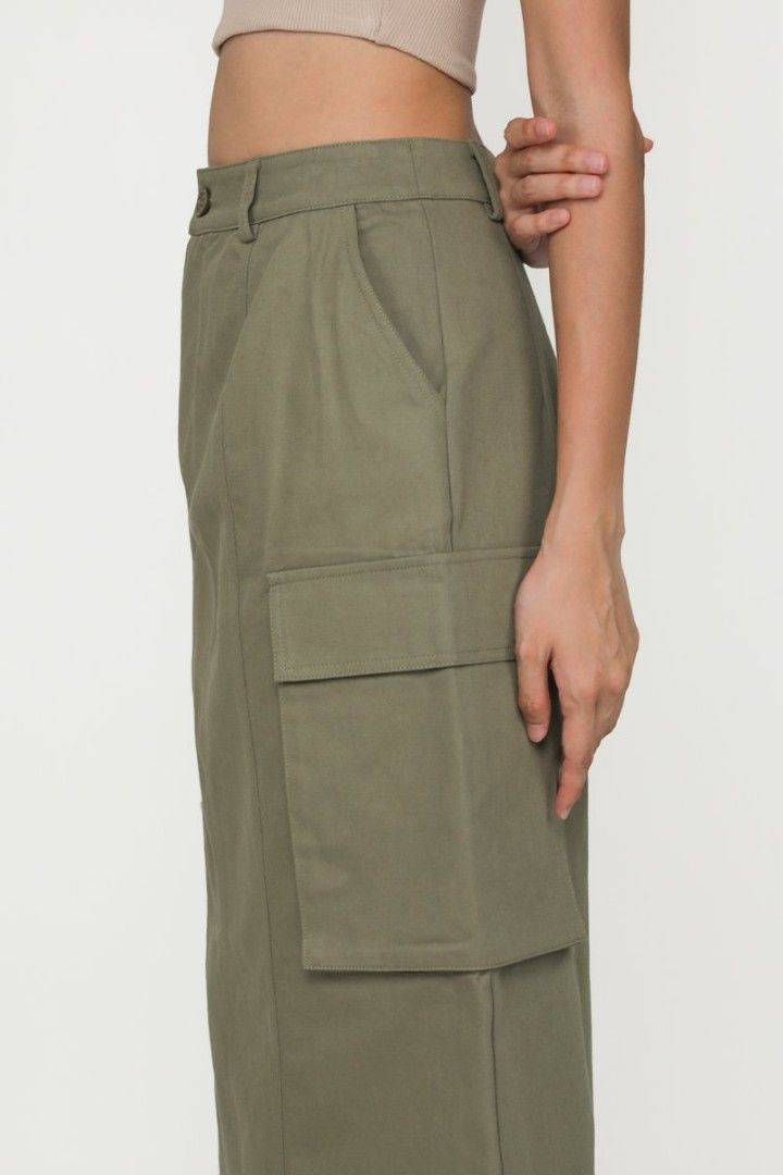 Tinsel Rack Callas Cargo Skirt (Olive), Women's Fashion, Bottoms