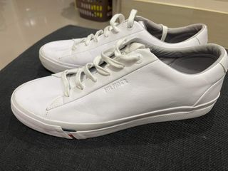 (Category: ) located in . Submitted by g.apparel (Listing ID 1231077464, Image 1). Description: .