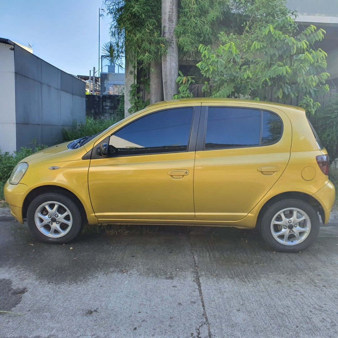 Toyota Echo (Category: Used Cars) located in Quezon City. Submitted by cjlagman (Listing ID 1230934820, Image 2). Description: 2000 automatic cold aircon suspension is good complete documents issue may bula sa hood manipis na goma batasan q.c..
