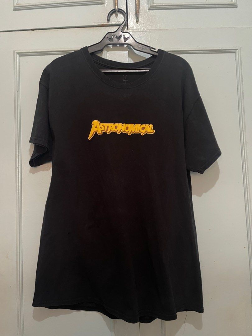 Travis Scott x Fortnite Shirt (Category: Tshirts & Polo Shirts ) located in Arayat. Submitted by unloadingg101 (Listing ID 1230996372, Image 1). Description: size M good condition legit comfy to wear .